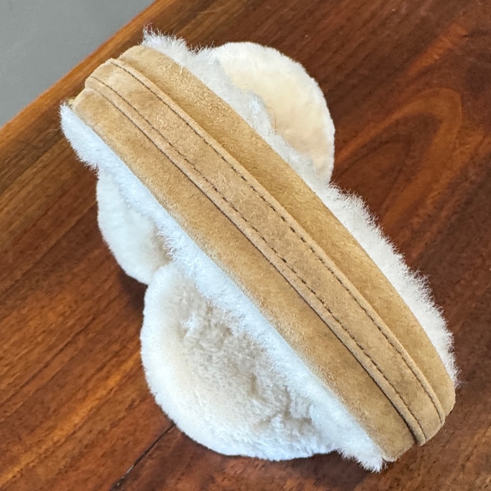 UGG Cream Plush Sheepskin Earmuffs NWOT - Picture 12 of 12